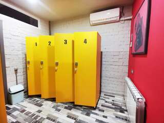Хостелы City Hostel Shymkent Шымкент Кровать в общем номере для мужчин с 4 кроватями-4
