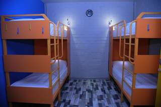 Хостелы City Hostel Shymkent Шымкент Кровать в общем номере для мужчин с 4 кроватями-11